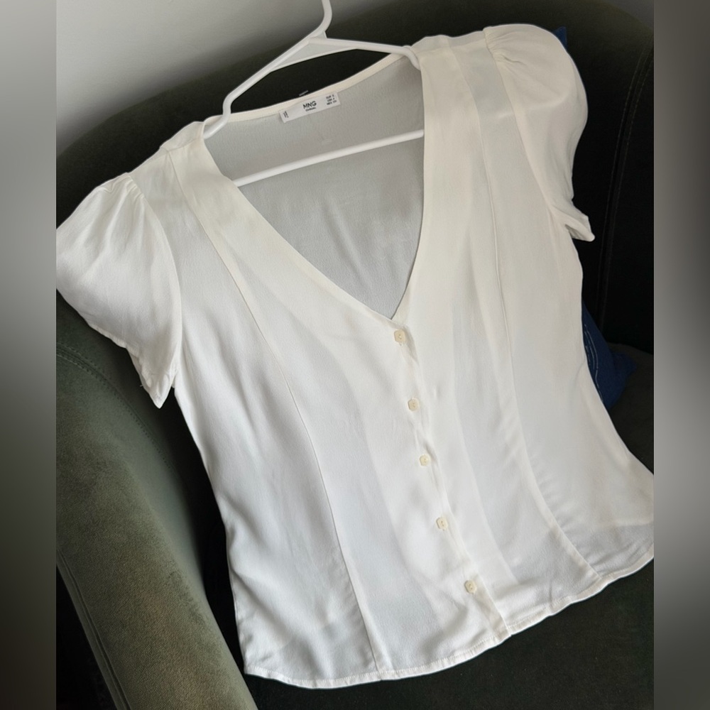 Mango Cream V-Neck Button-Front Short Sleeve Blouse